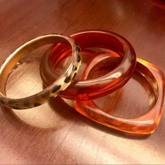 Vintage Jewelry - 3 VTG Acrylic Bangles 🍁🌟🍂
